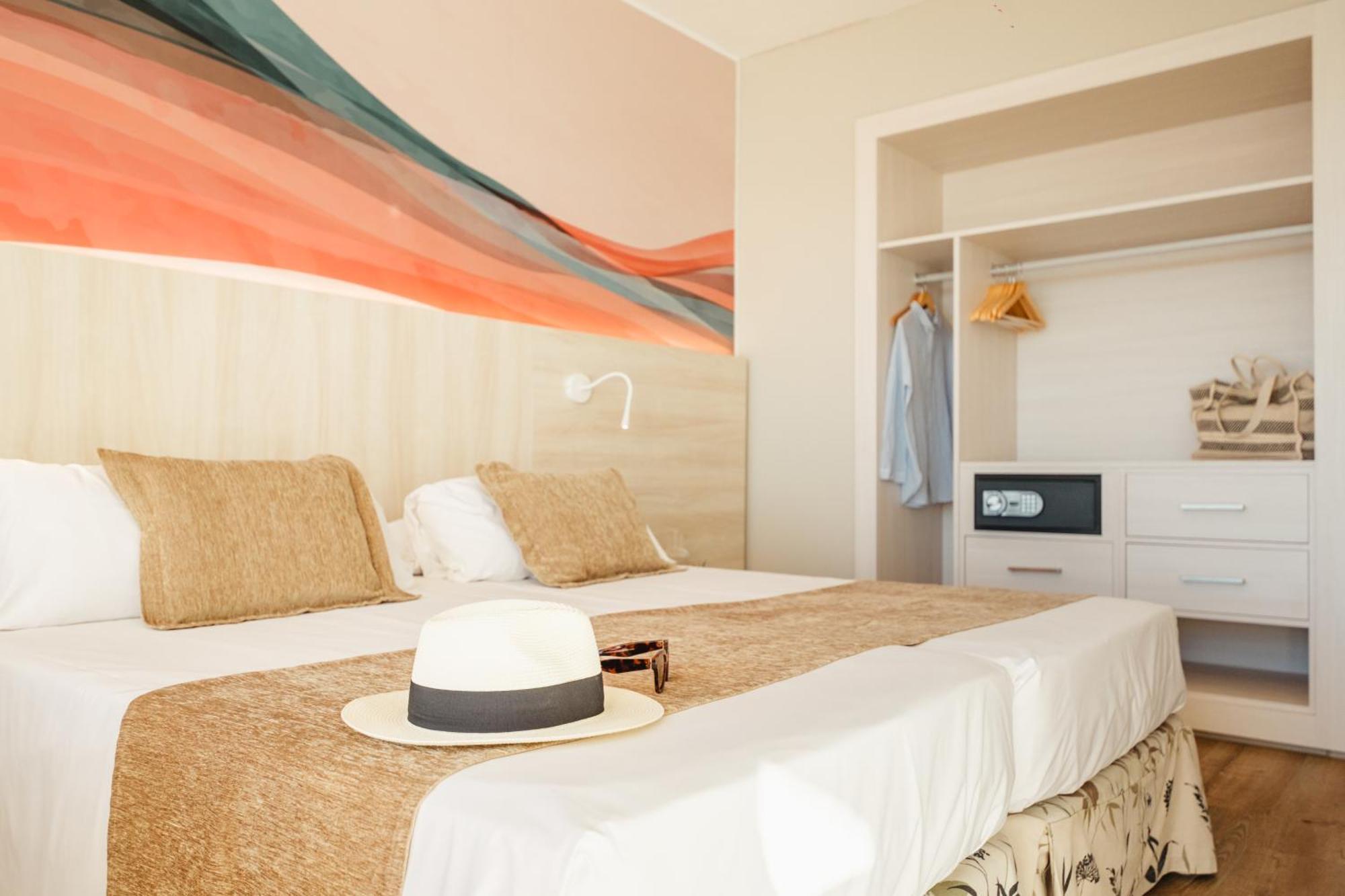 Bahia Principe Sunlight Coral Playa Hotel Magaluf  Bagian luar foto