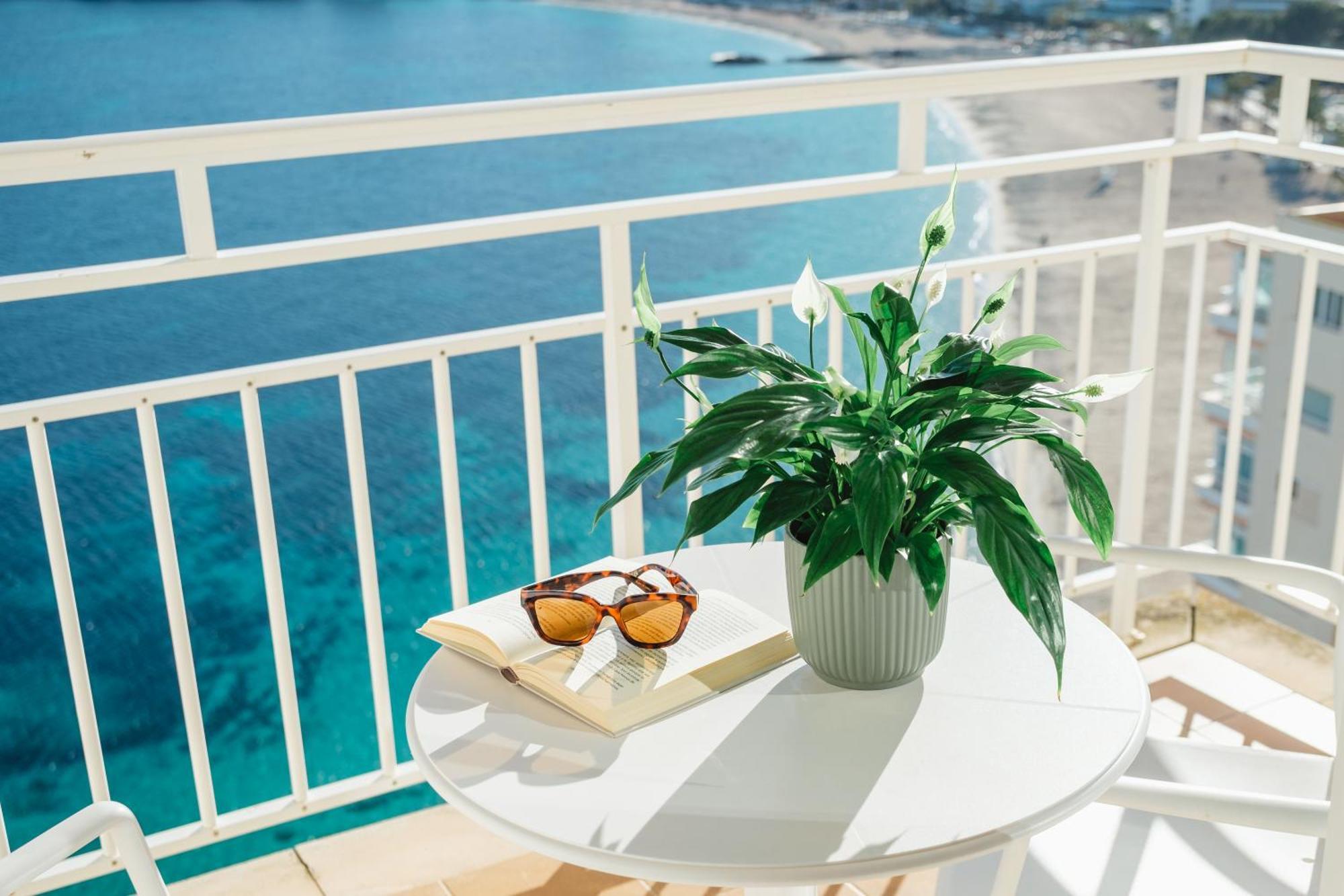 Bahia Principe Sunlight Coral Playa Hotel Magaluf  Bagian luar foto